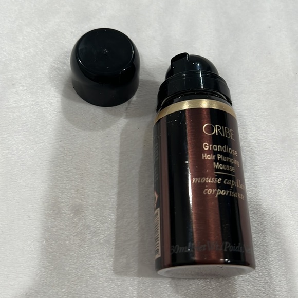 Oribe Grandiose Hair Plumping Mousse - Picture 3 of 3